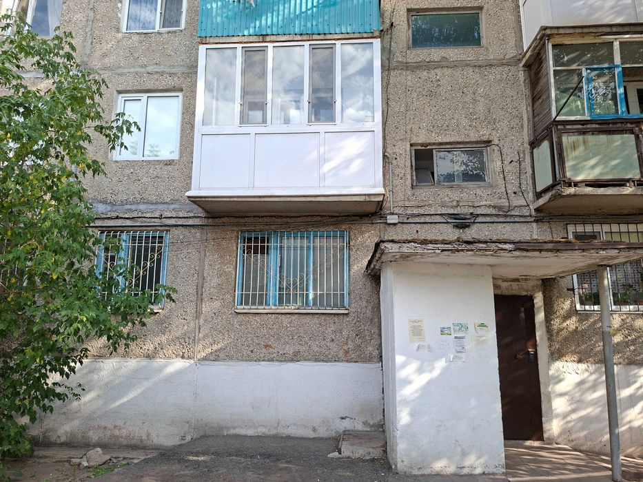 Продам 2 комн на Петренко 11