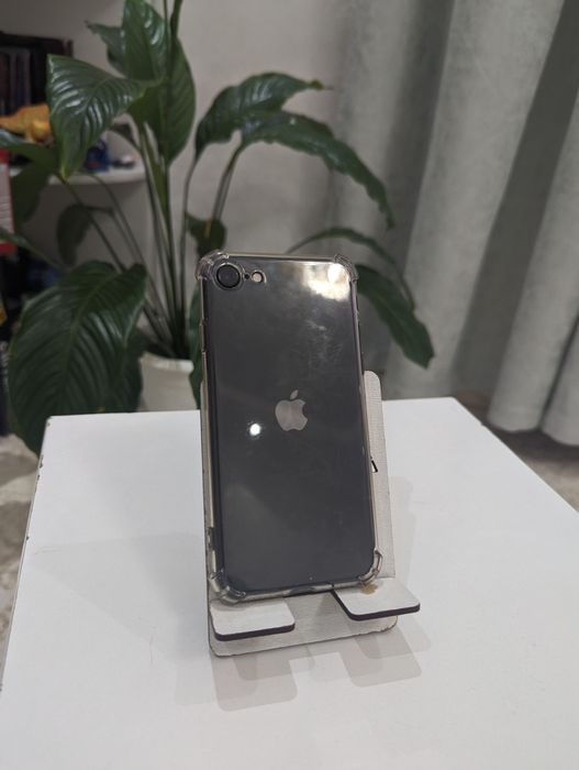 Айфон се 2 поколение/iPhone se gen 2