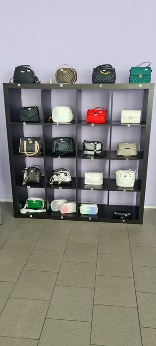 Posete și încălțăminte de vanzare