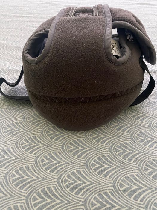 Каска и наколенки