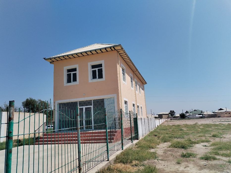 Турар бино 2 каватли пиштган гишт