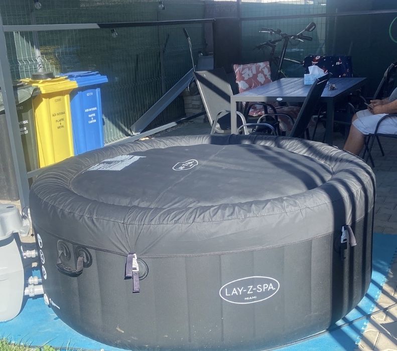 Jacuzzi Bestway Lay-Z-Spa Miami – cu hidromasaj