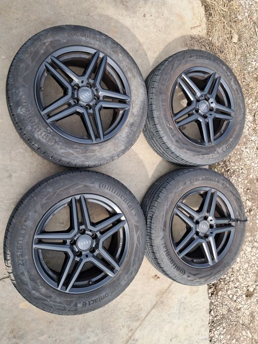 Продавам гуми с джанти за Audi