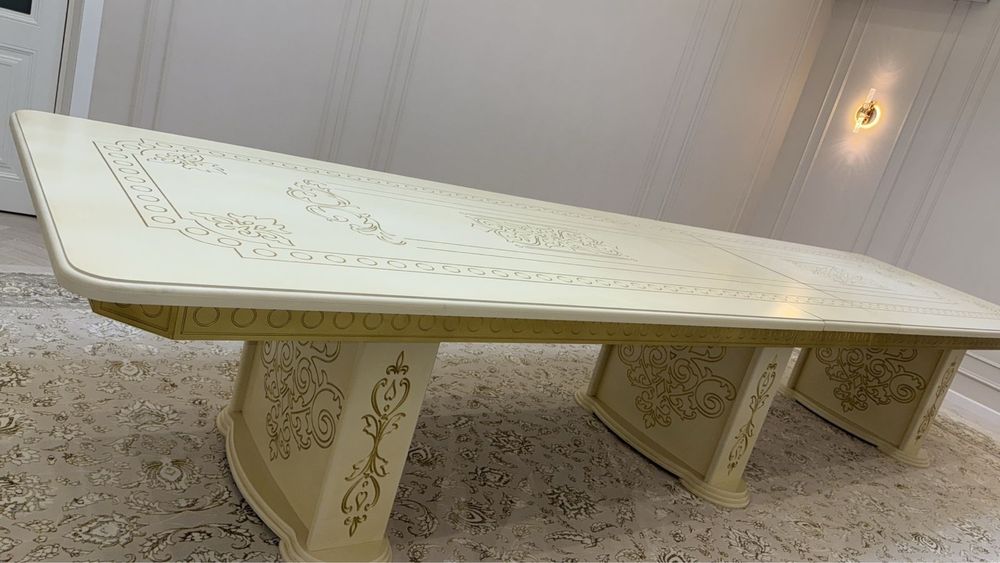 гостинный стол новый