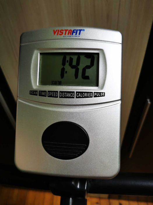 Продавам голям велоергометър