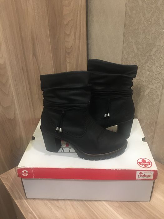 Обувь продается