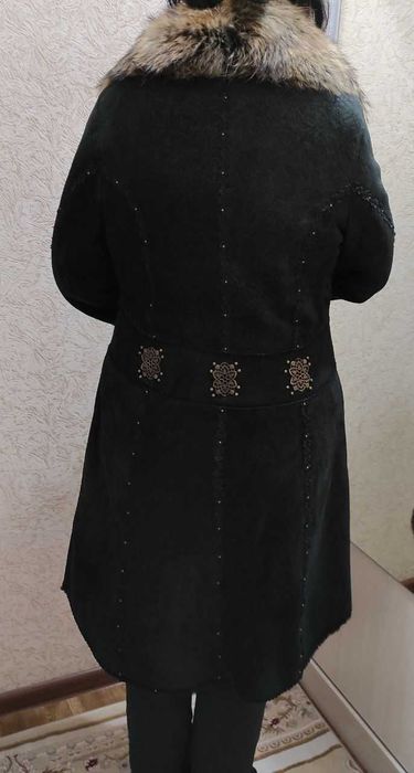 Дублёнка лёгкая, тёплая.