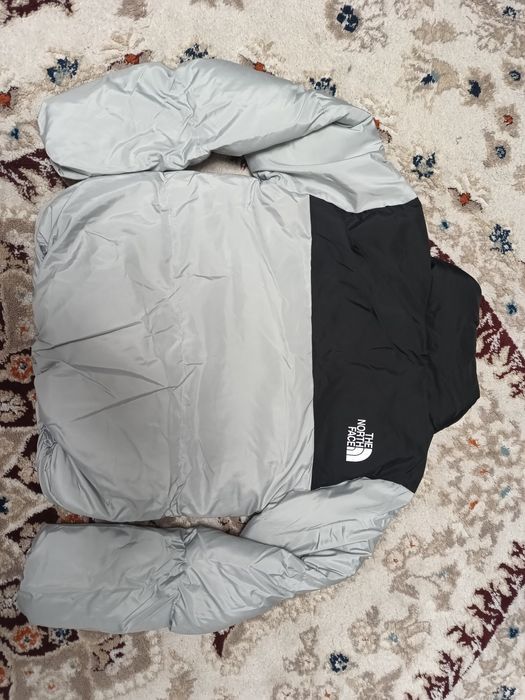 Vând geaca The North Face dama