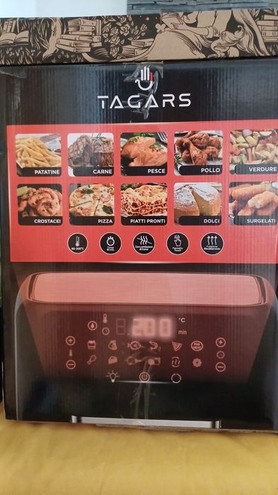 Vând aparat de gătit Airfrayer nou nefolosit cu multiple accesorii.