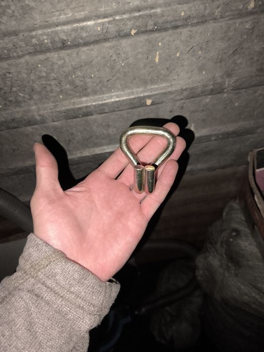 Продам крюки для крепления груза
