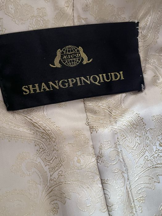 Шуба бежевого цвета