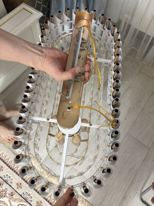 Люстра в отличном состояний