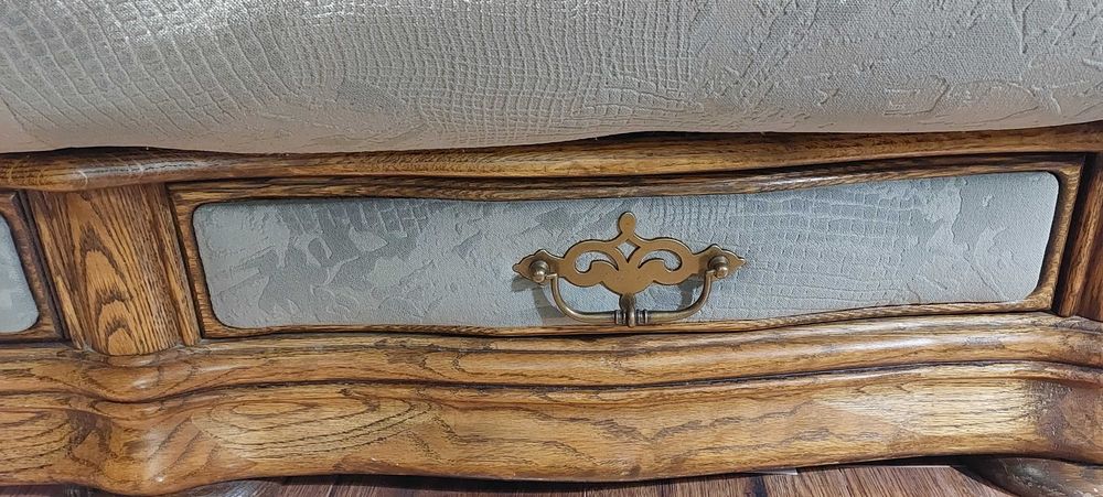 Класическа холна гарнитура с основа от масив - дъб