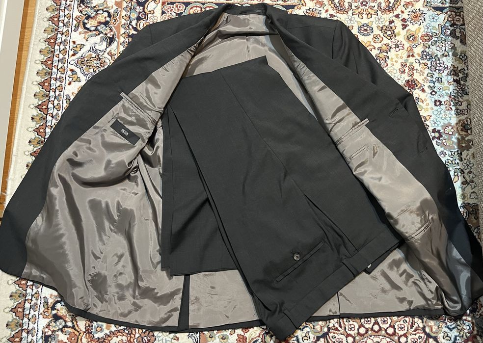 Костюм Hugo Boss мужской