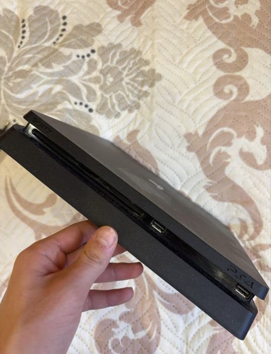 Playstation 4slim