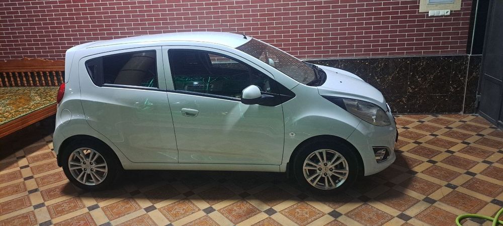 Машина Спарк сотилади