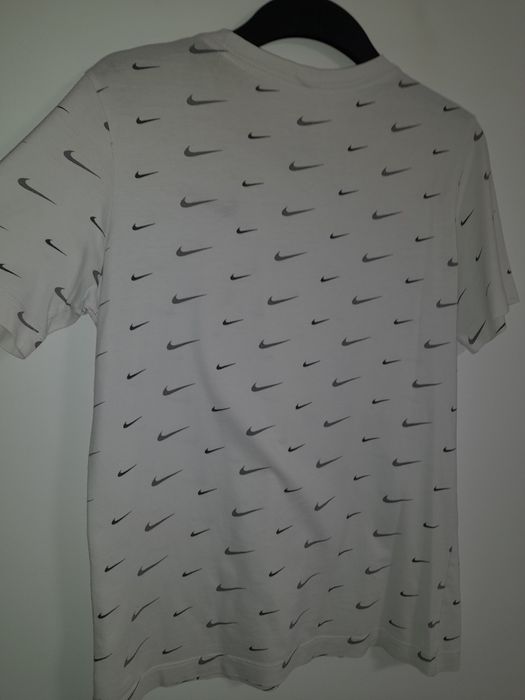 tricou nike alb.