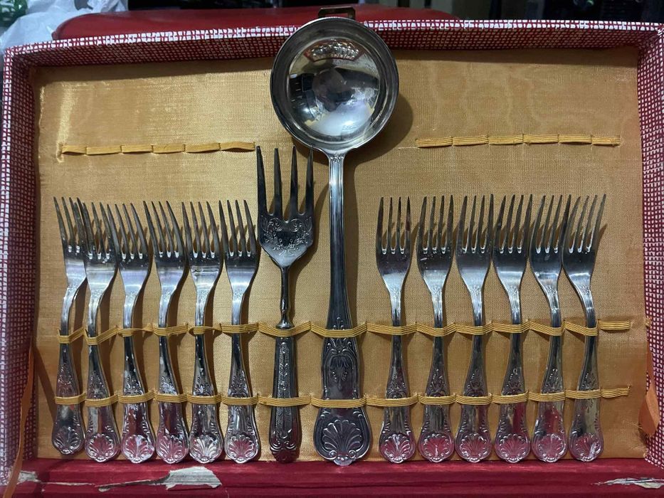 Set tacamuri argintate