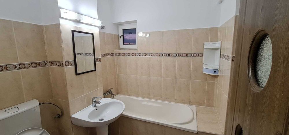 Închiriez apartament cu 3 camere, etaj 5/6, MB7