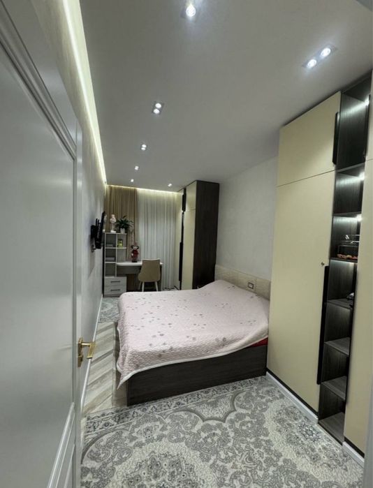 Срочно 3в4 комнатная квартира! евро! Чиланзар 7