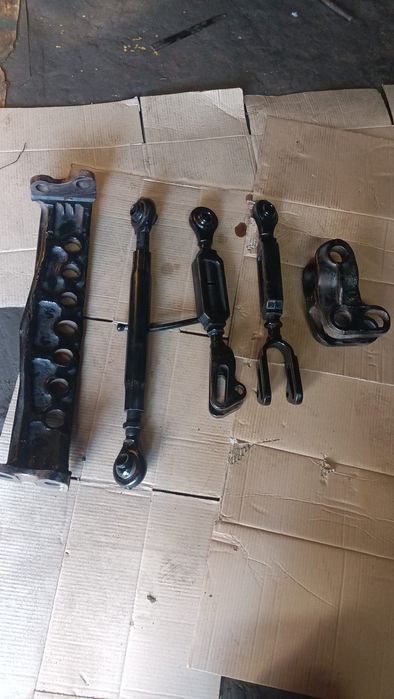 Продам  плиту от мтз, расскосы, центральный винт, серьгу и перед. балк