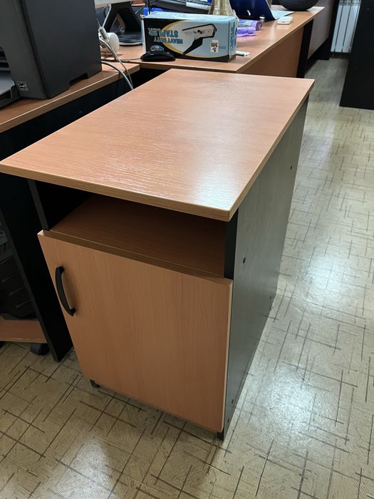 Продам офисную мебель