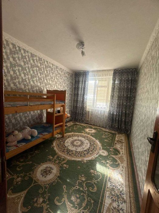 4 xonali kvartira sotiladi, 2-etaj, 5 etajlik