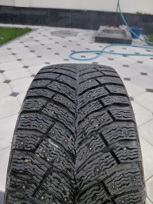 235 / 45/ 18/ --