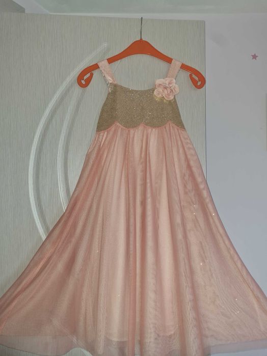 Нежно розова рокля 9-10 г.