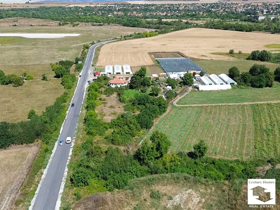 120384 Равен парцел, с лице на главен път, до Летище Горна Оряховица