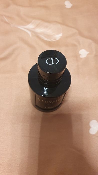 Vând Parfum Christian Dior Sauvage Elixir 60Ml extract de parfum.
