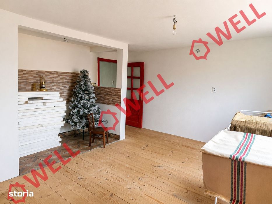 Casă familială de vânzare în Turia!