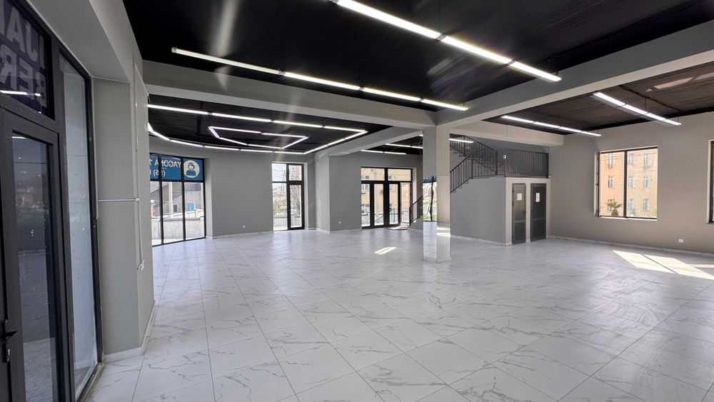 Шаҳрисабз шифохонаси ёнида жойлашган 2 қаватли бино ижарага берилади