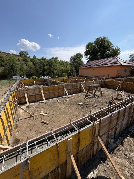 Inchiriez doka . Panouri cofrat de inchiriat , sistem complet de cofrare