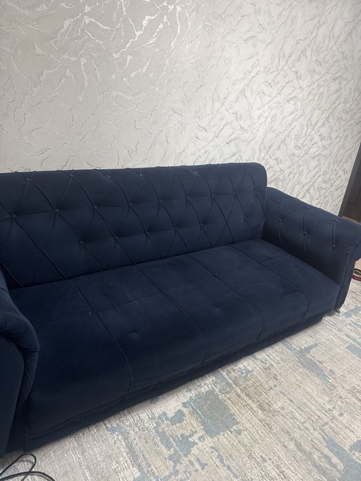 Диван сатылады залға