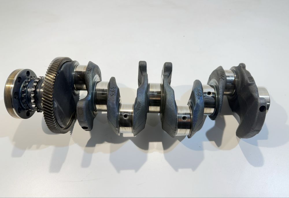 Продаваме колянов вал за BMW N47D20