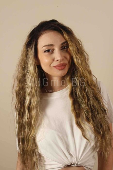 Дълга къдрава тъмноруса лейс фронт перука Рената