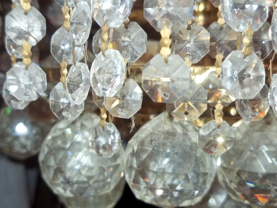 Продам люстру хрустальную  Чехия