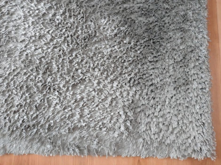 Vand covor gri ,folosit putin.