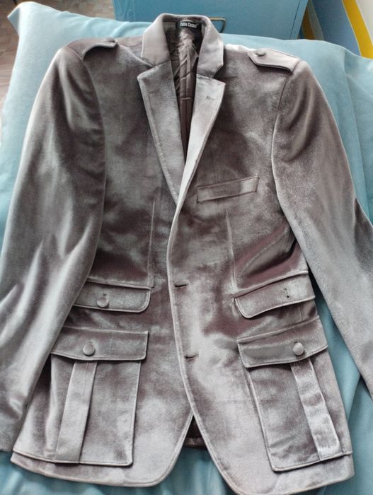 Продам костюм. 46 размер. Турецкий