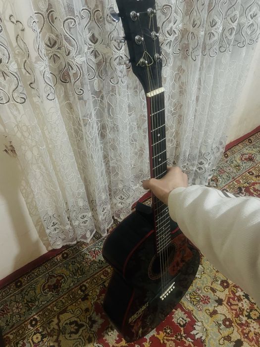 Gitara holati yaxshi sotiladi