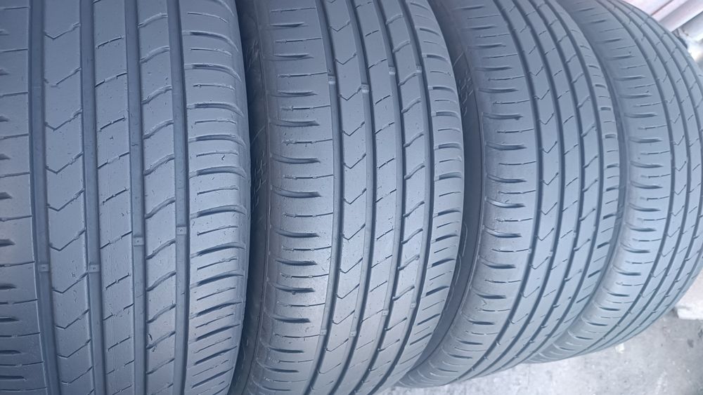 215/55/17 Kumho .