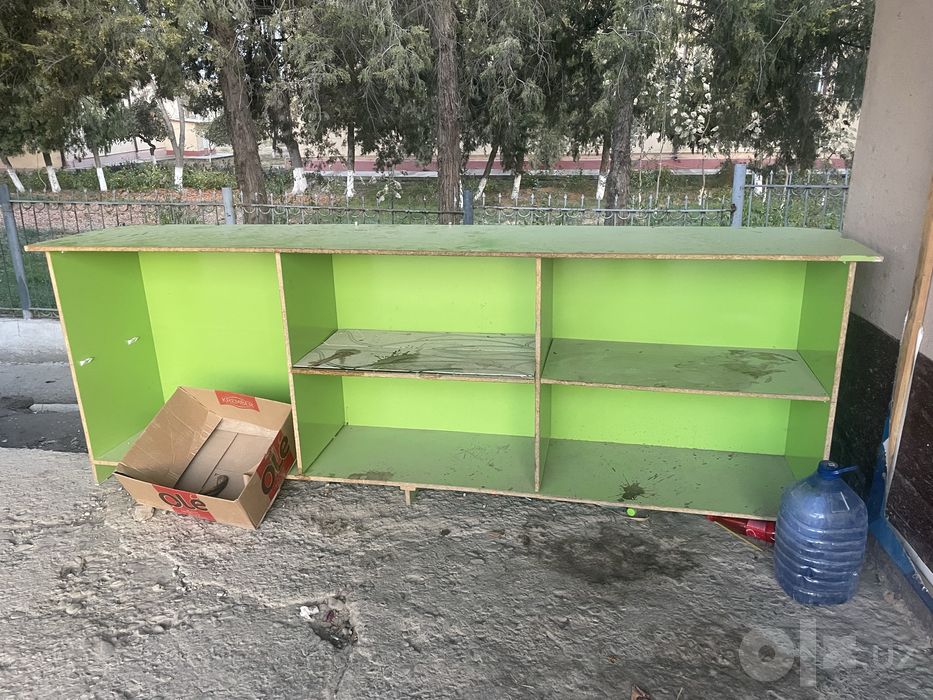 Magazin uchun mebel sotiladi