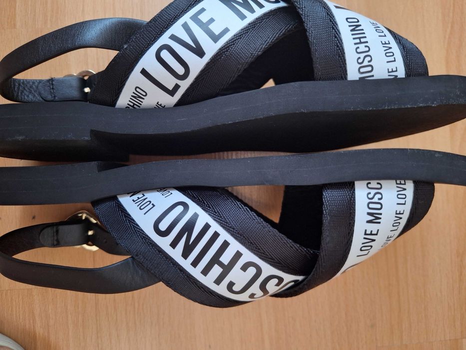 Сандали Love moschino 38 като нови