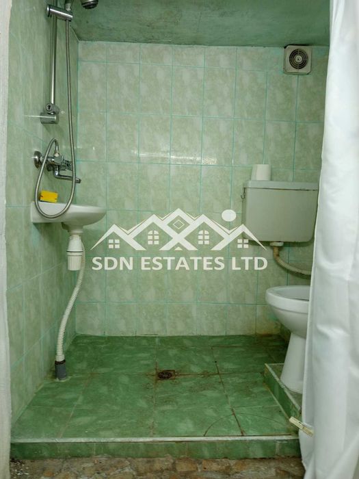 Продава прекрасна къща в района на магазин Си Би Ес