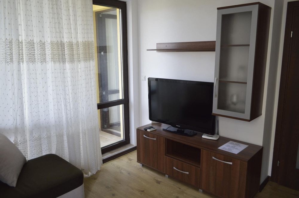Дава се под наем Двустаен апартамент в Свети Влас - 60 кв.м за 99.45 € - Снимка #1