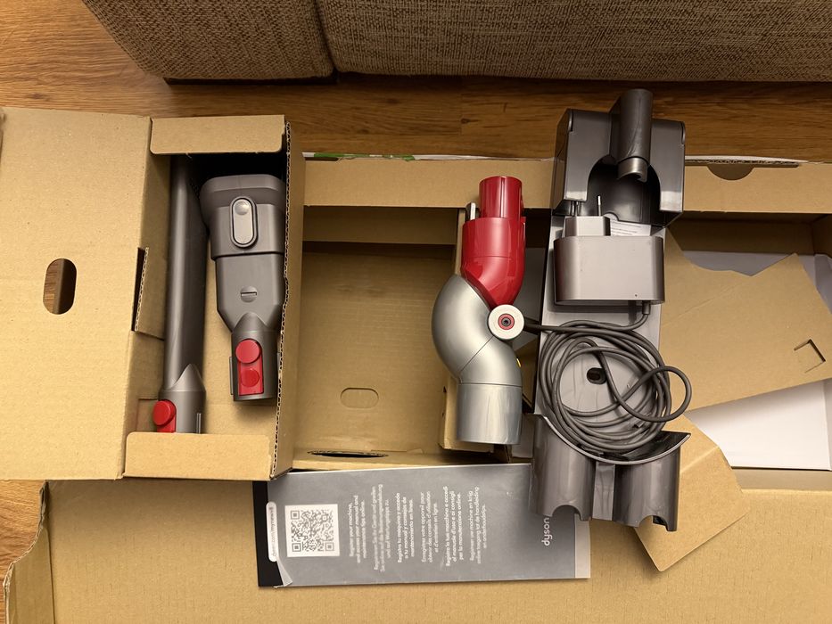 NOU GARANTIE Aspirator vertical fara fir Dyson V8 Origin 400394-01