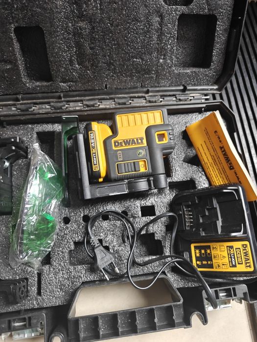 Laser cu 5 puncte Dewalt  DCE085D1G-QW Verde