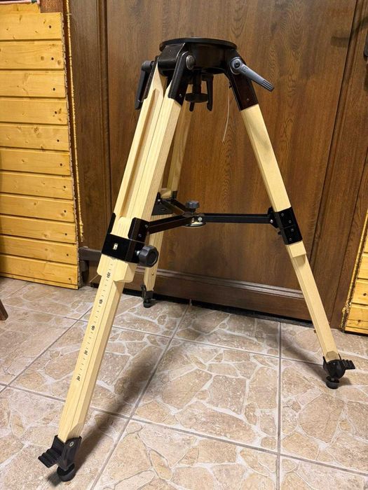 Trepied Berlebach UNI 4 – nou, premium, lemn – cu accesorii originale