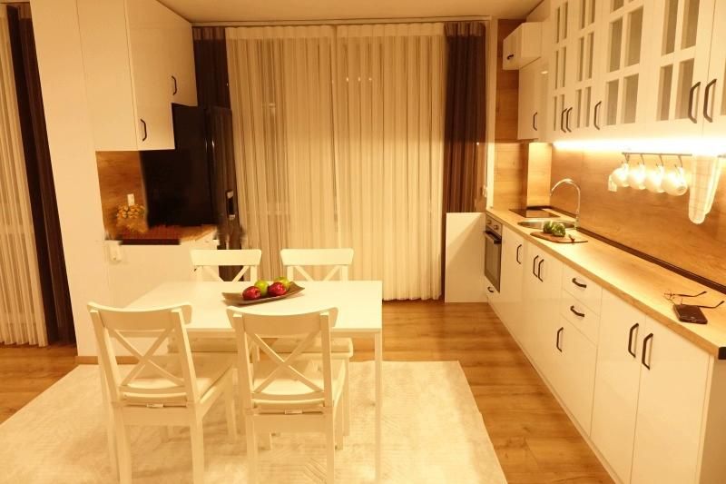 Дава се под наем Тристаен апартамент в София, Хиподрума - 100 кв.м за 1099 € - Снимка #1